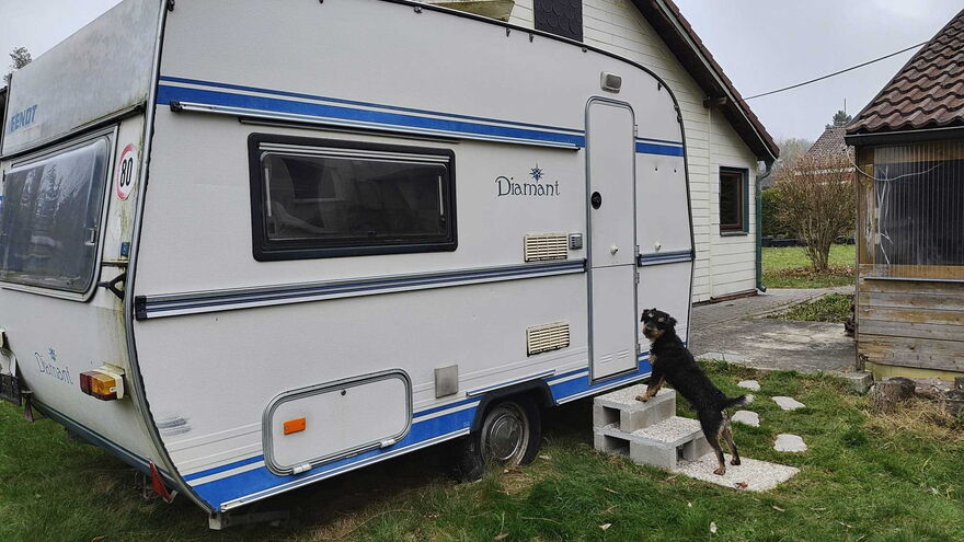 Ronnys Pflegehütte in Gaaden von außen - Mirella Kutterer